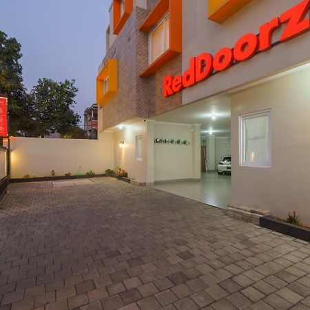 Reddoorz Near Taman Makam Pahlawan Cikutra Hotell Bandung Exteriör bild