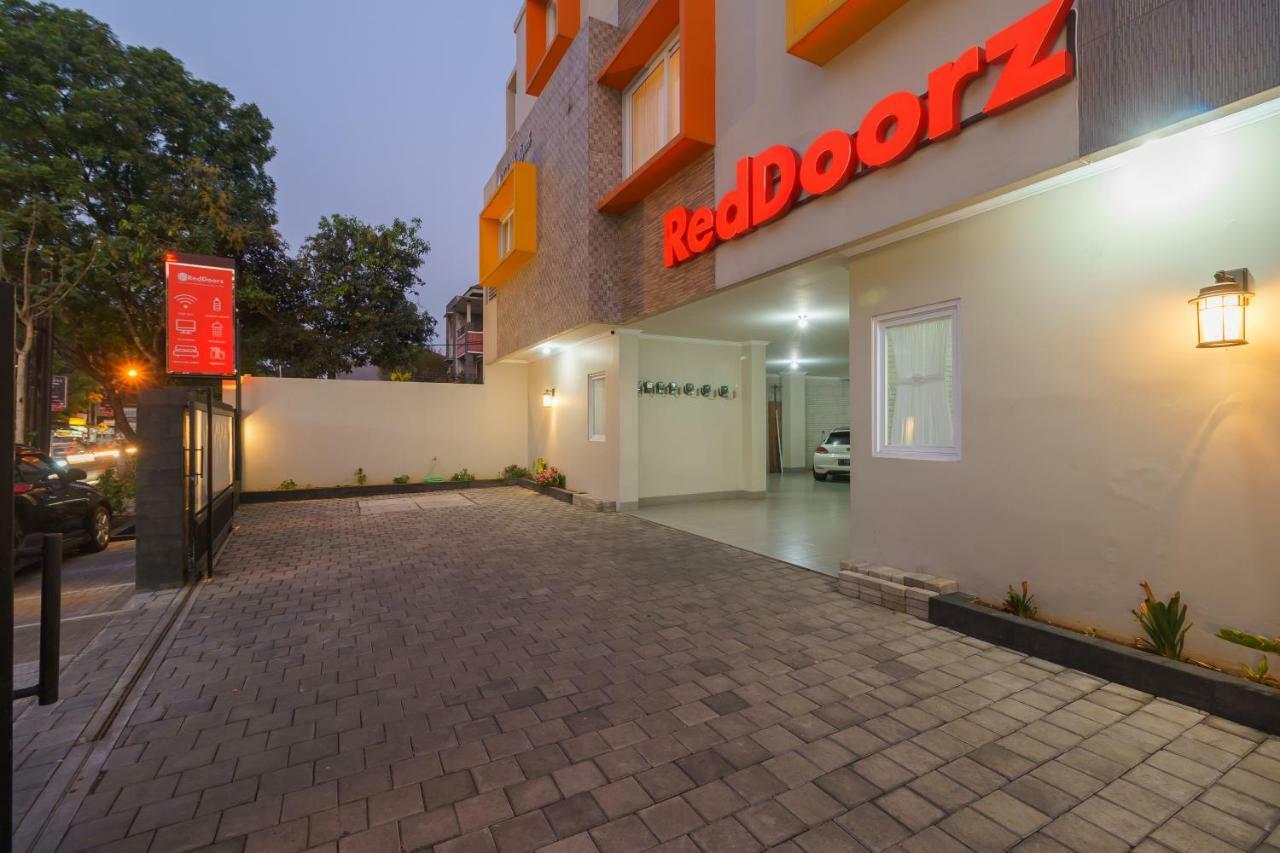 Reddoorz Near Taman Makam Pahlawan Cikutra Hotell Bandung Exteriör bild